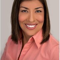 Official portrait of Lucy Flores